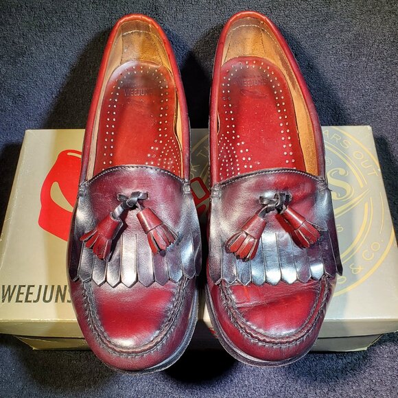 VINTAGE G H BASS KILTIE TASSEL SLIP ON WEEJUN LOAFERS...MADE IN USA main image 5